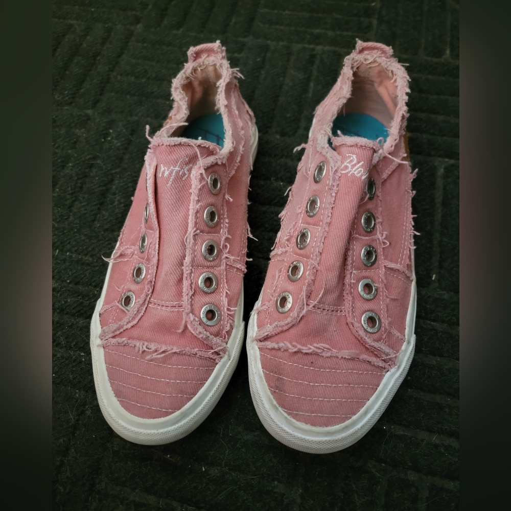 Women's Pink Distressed Sneakers